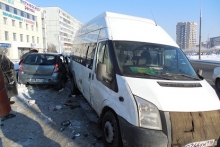 На проспекте Сююмбике столкнулись два автомобиля, пострадала пассажирка маршрутного автобуса